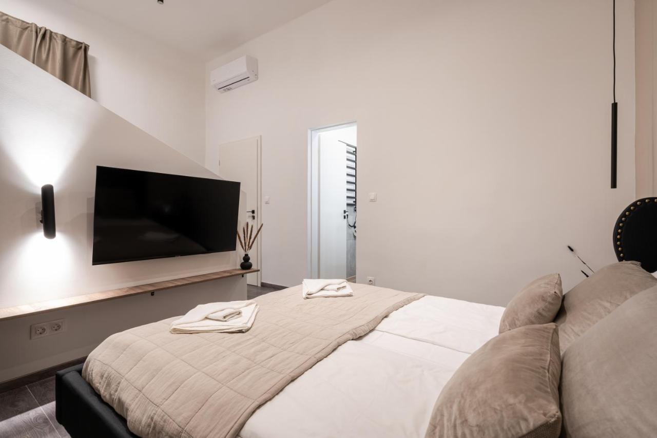 شقة Kl31 - Urban Escape - Prime Location - Klauzal Square By Bqa بودابست المظهر الخارجي الصورة