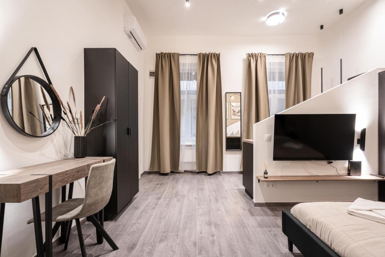 شقة Kl31 - Urban Escape - Prime Location - Klauzal Square By Bqa بودابست المظهر الخارجي الصورة