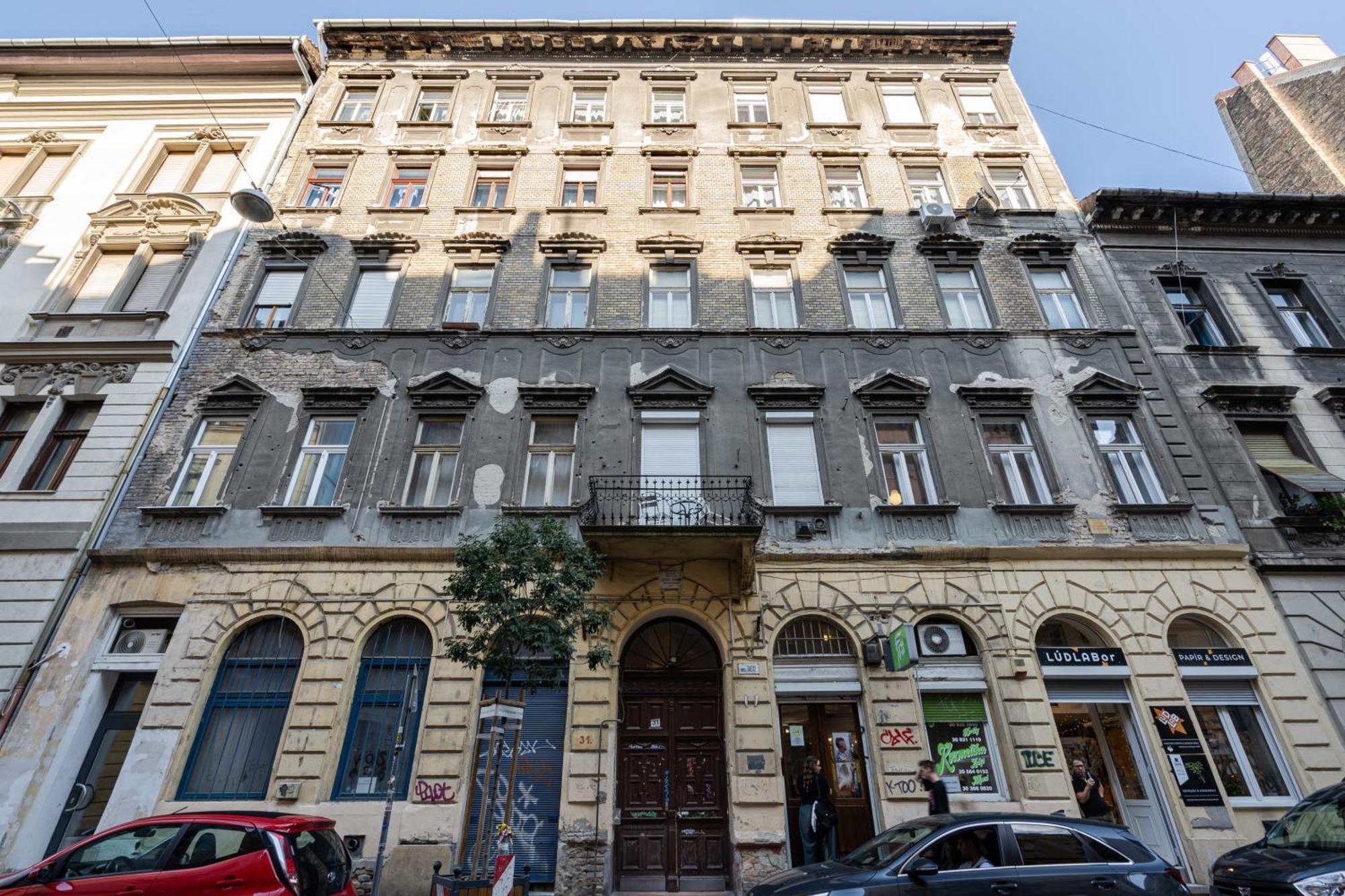 شقة Kl31 - Urban Escape - Prime Location - Klauzal Square By Bqa بودابست المظهر الخارجي الصورة