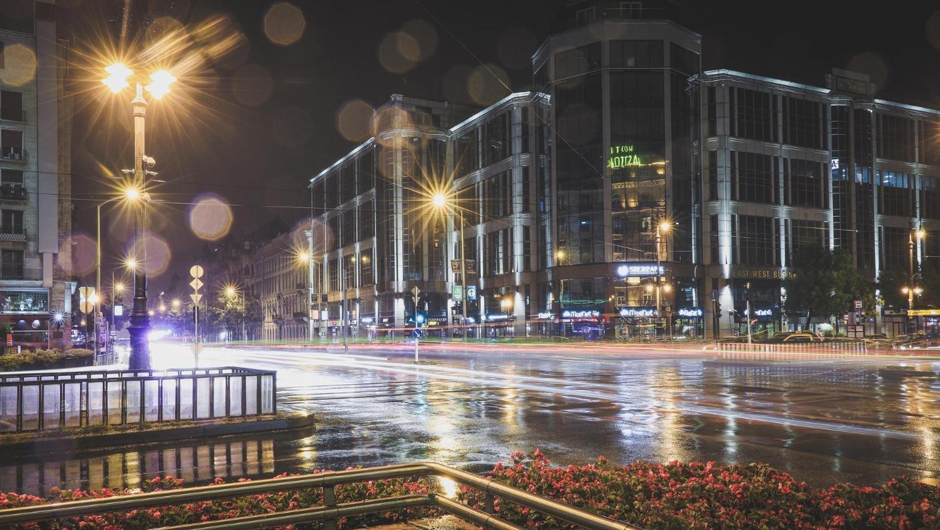 شقة Kl31 - Urban Escape - Prime Location - Klauzal Square By Bqa بودابست المظهر الخارجي الصورة